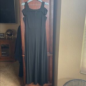 Elegant Black Sleeveless Dress